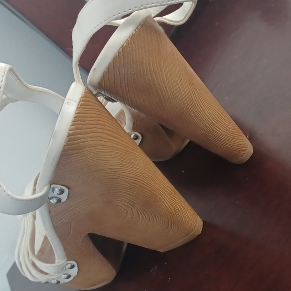 Bundle lot of mix shoes - Picture 10 of 13